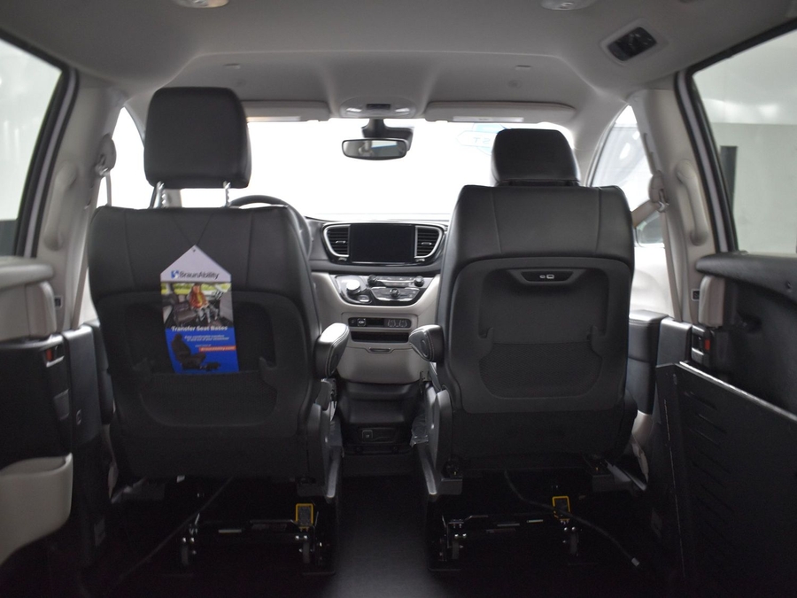Used 2024 Chrysler Pacifica Touring L - BraunAbility Side Entry Entry Fold Out Automatic Ramp