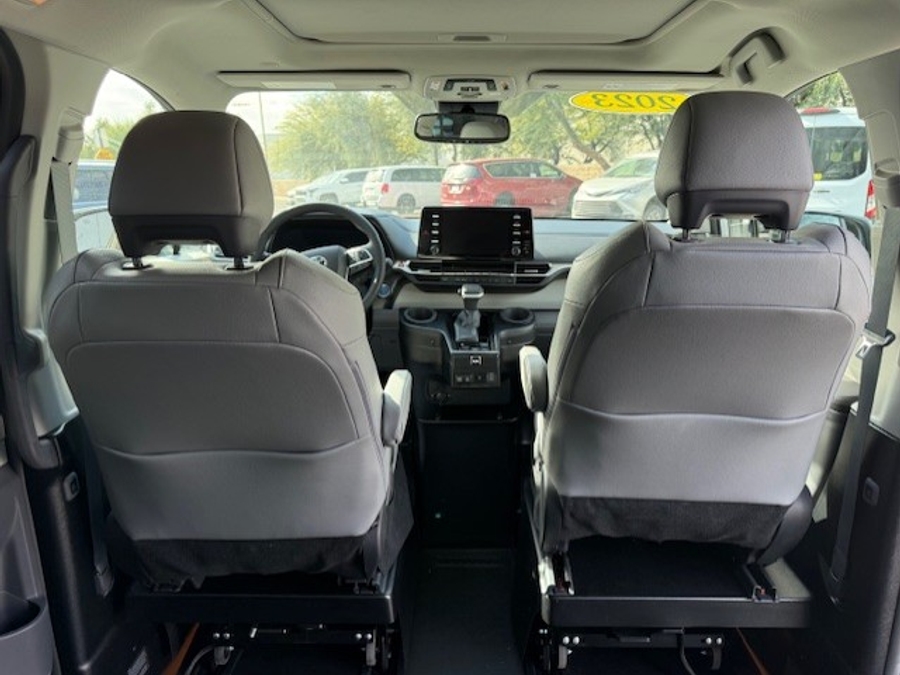 Used 2023 Toyota Sienna Hybrid XLE Plus - BraunAbility Side Entry Entry Fold Out Automatic Ramp