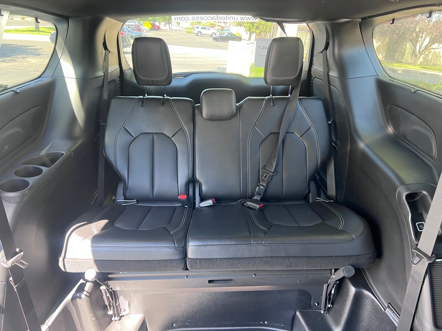 Used 2025 Chrysler Pacifica Select Plus - BraunAbility Side Entry Fold Out Automatic Ramp