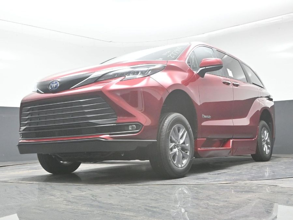 2025 TOYOTA SIENNA - Image 20