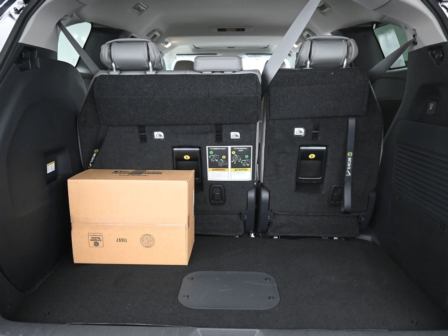 Black Toyota Sienna image number 13