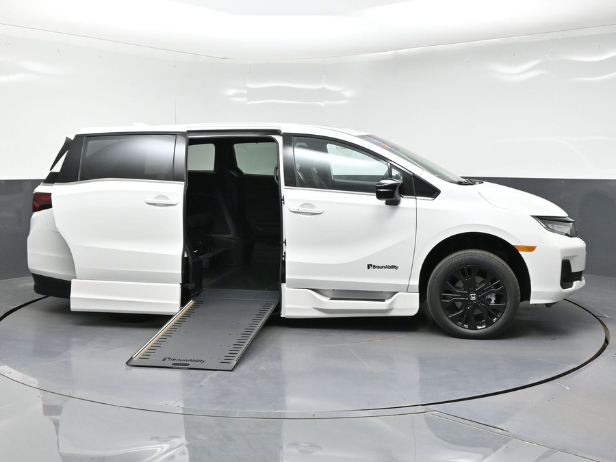 New 2026 Honda Odyssey Sport - BraunAbility Side Entry Entry In Floor Automatic Ramp