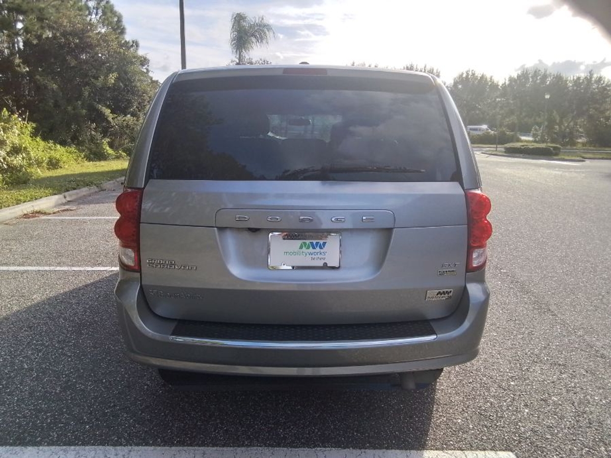 2017 DODGE GRAND CARAVAN - Image 4