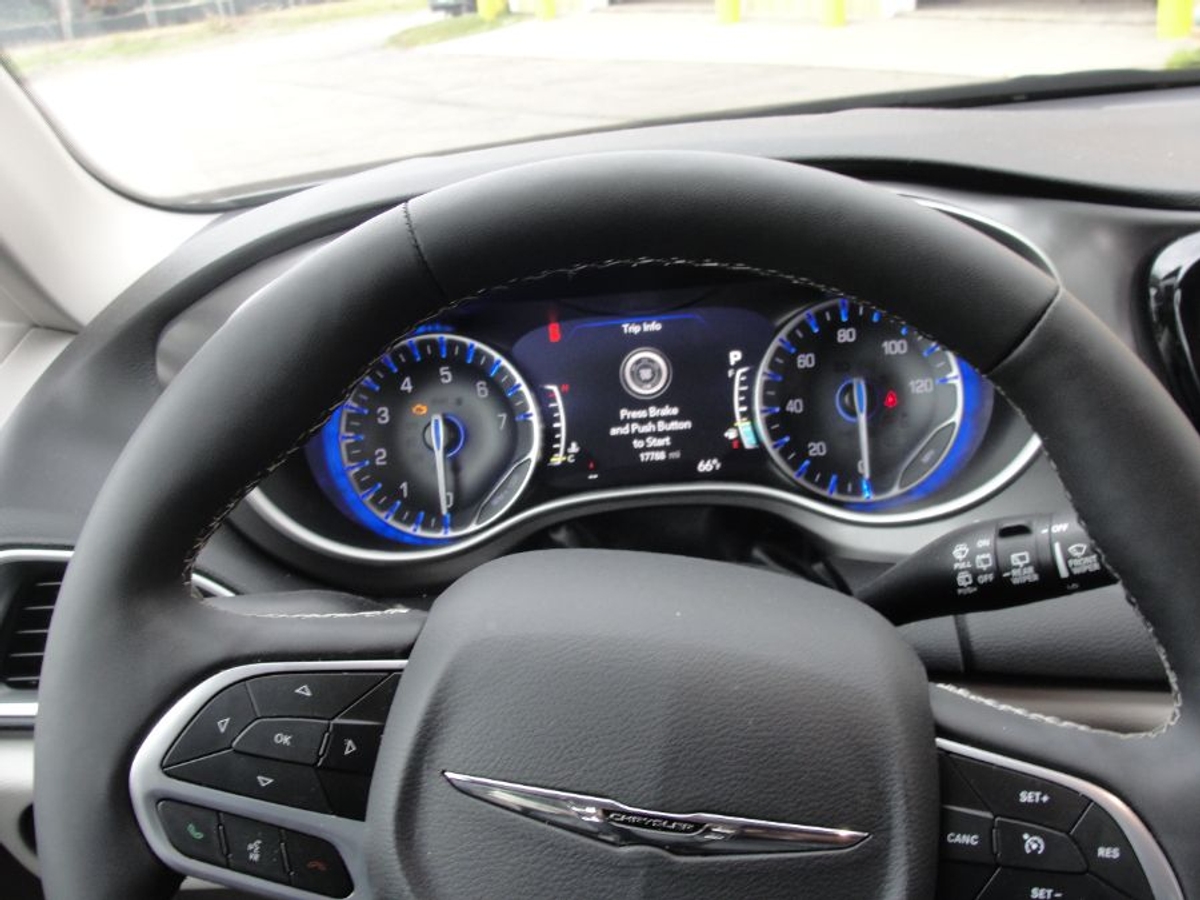 2024 CHRYSLER PACIFICA - Image 10