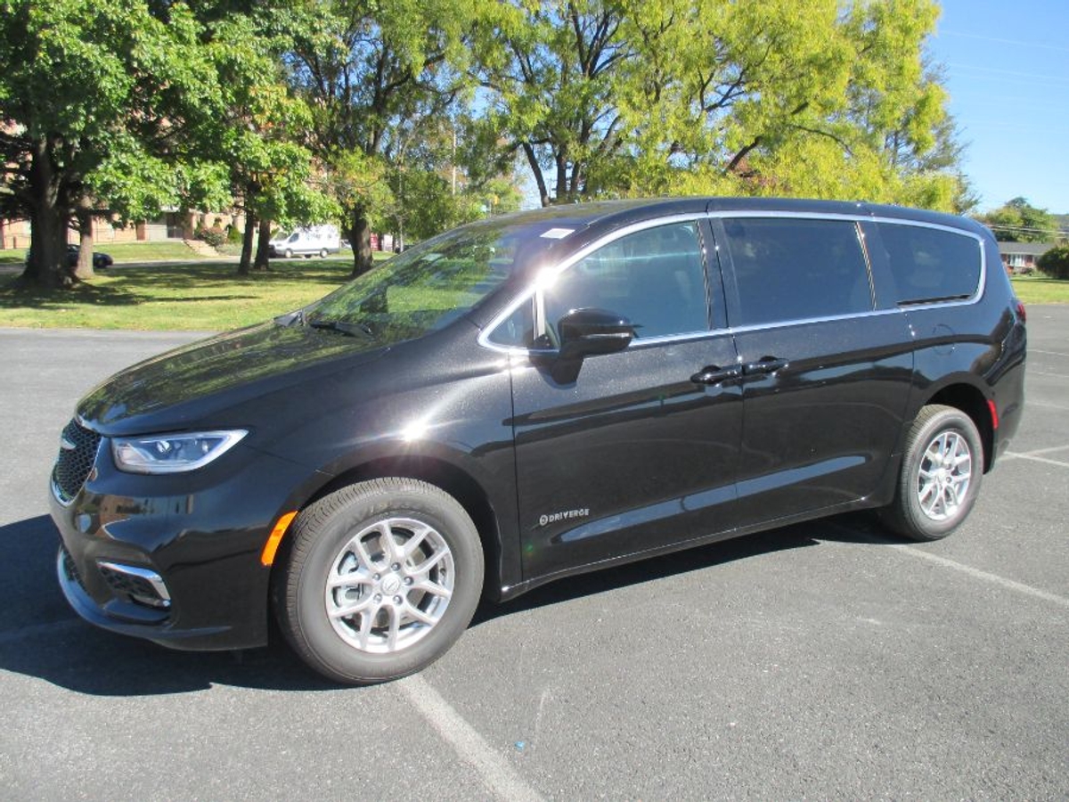 2026 CHRYSLER PACIFICA - Image 2