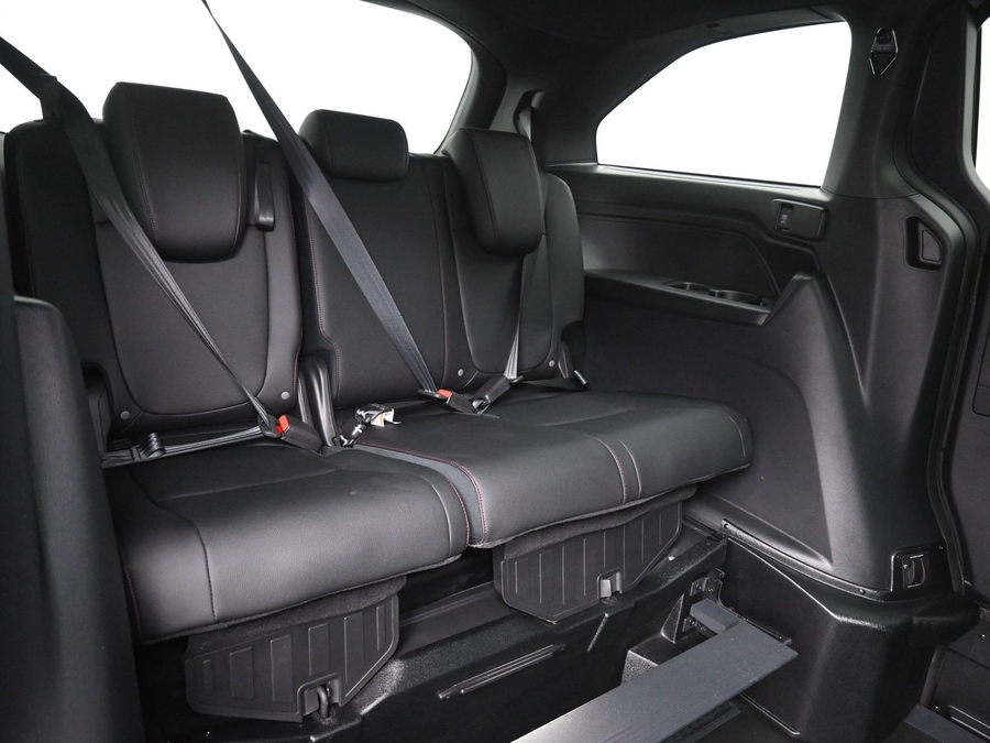 Grey Honda Odyssey image number 9