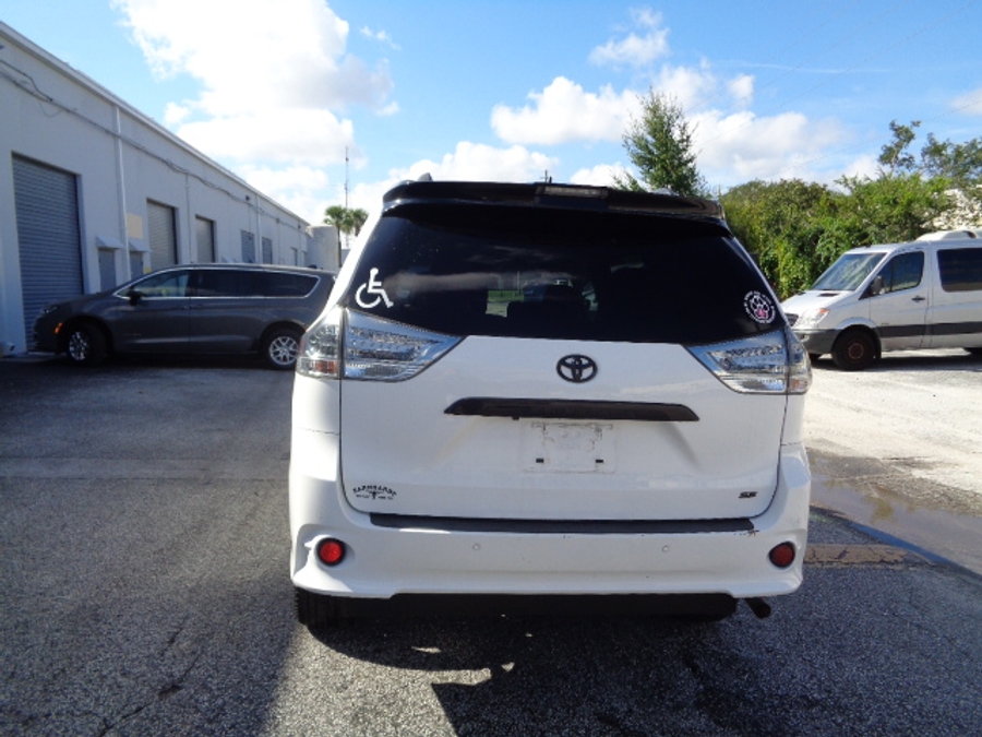 Used 2020 Toyota Sienna SE Premium - VMI Side Entry In Floor Automatic Ramp
