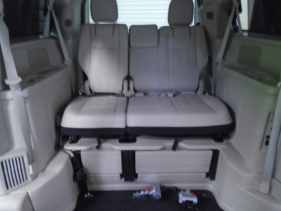2016 Chrysler Town & Country Touring-L - Photo 16