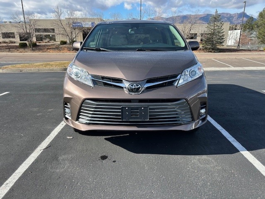 Used 2020 Toyota Sienna XLE Base - VMI Side Entry Entry In Floor Automatic Ramp