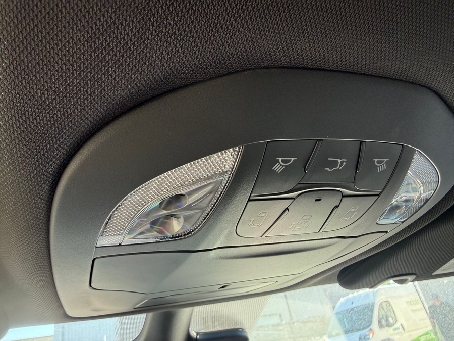 White Chrysler Pacifica image number 9