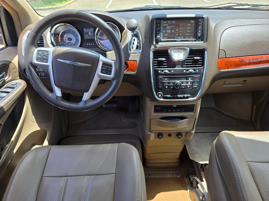 Used 2014 Chrysler Town and Country Touring-L - BraunAbility Side Entry Fold Out Automatic Ramp