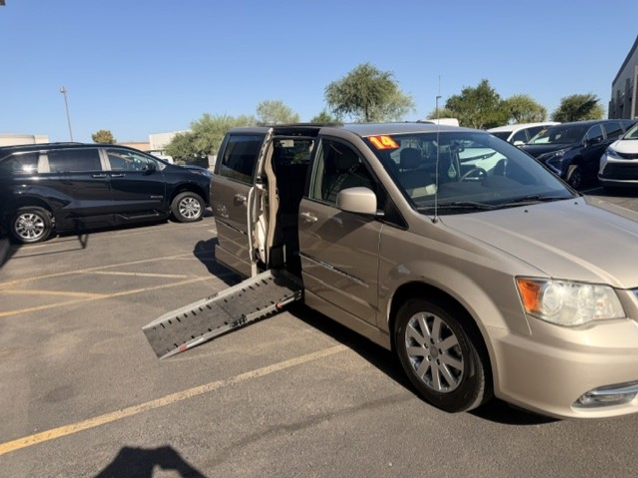 Used 2014 Chrysler Town and Country Touring - AMS Side Entry Fold Out Automatic Ramp