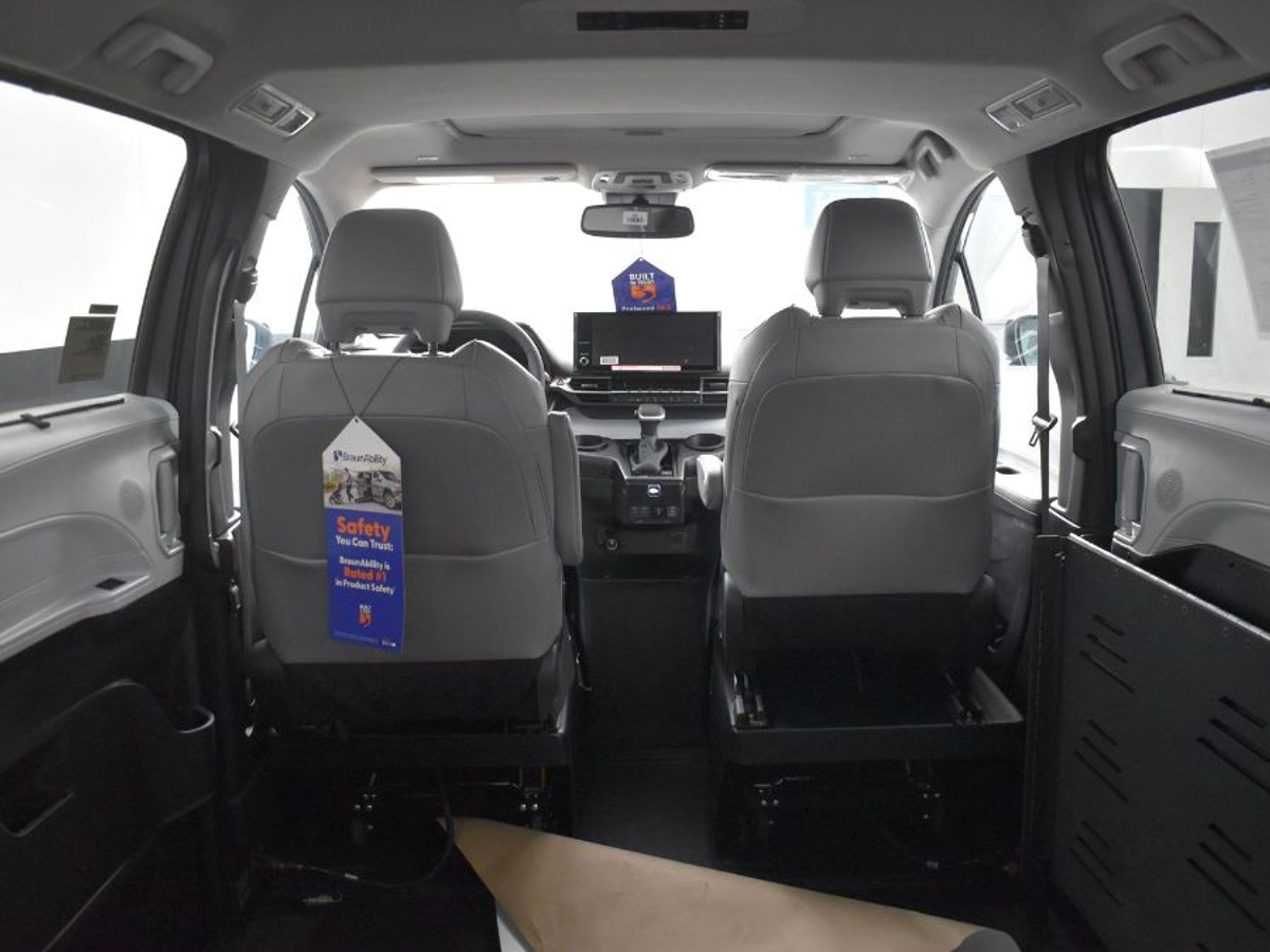 2025 TOYOTA SIENNA - Image 15