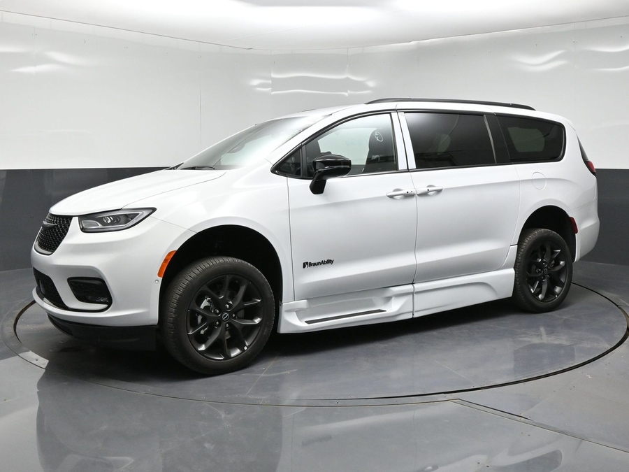 White Chrysler Pacifica with Side Entry Automatic Fold Out ramp