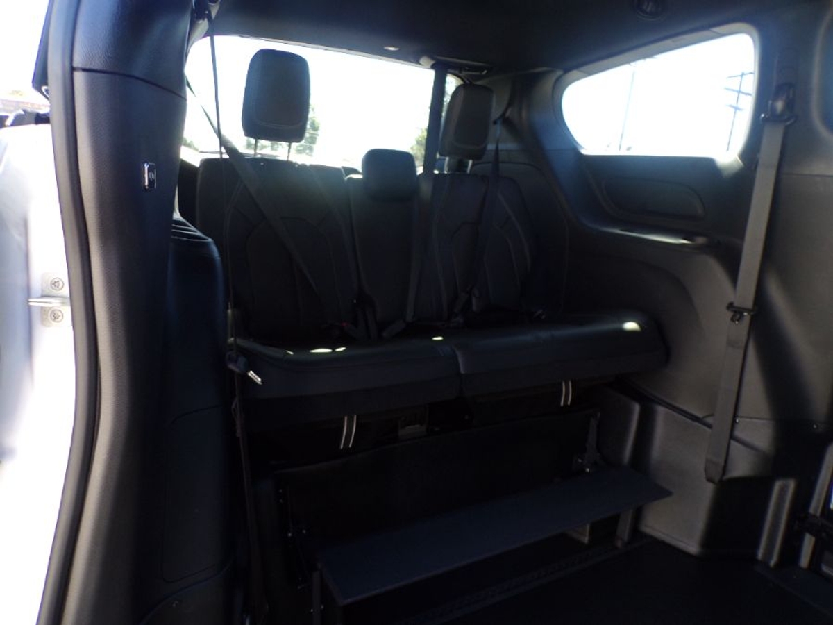 2025 CHRYSLER PACIFICA - Image 8