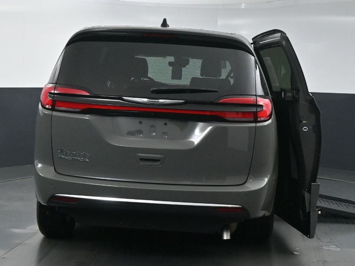 2025 CHRYSLER PACIFICA - Image 7