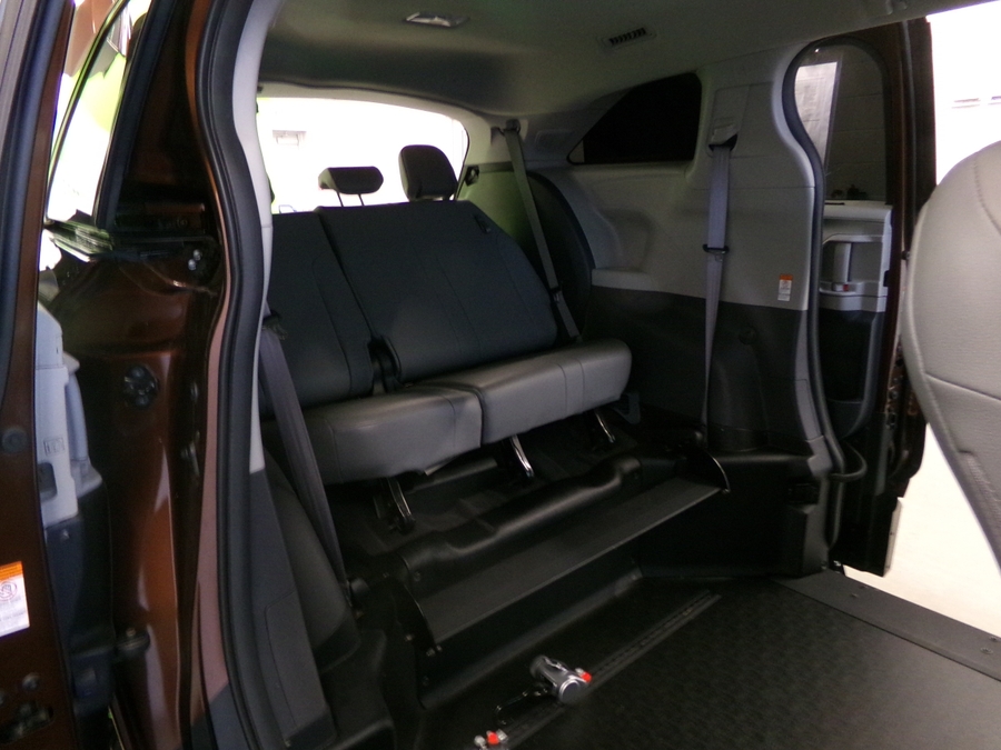 Orange Toyota Sienna image number 13