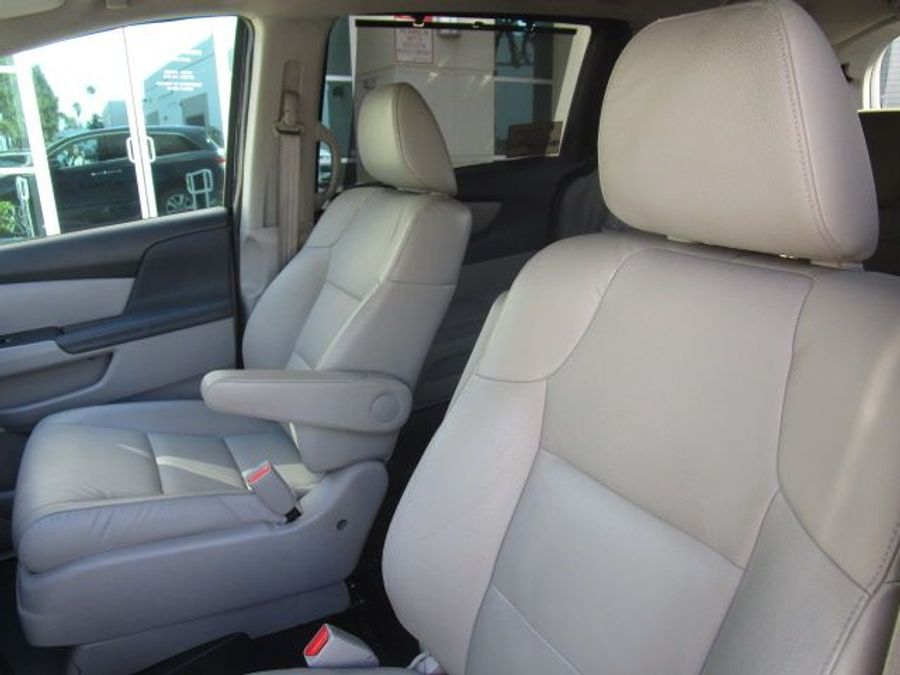 Used 2016 Honda Odyssey Touring - VMI Side Entry Entry In Floor Automatic Ramp