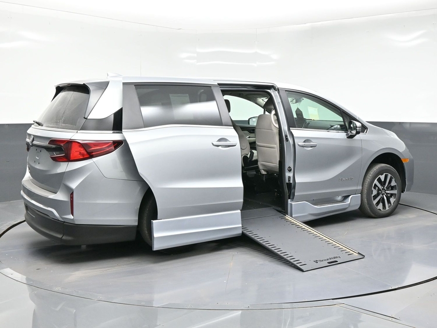 New 2026 Honda Odyssey EX-L - BraunAbility Side Entry Entry In Floor Automatic Ramp