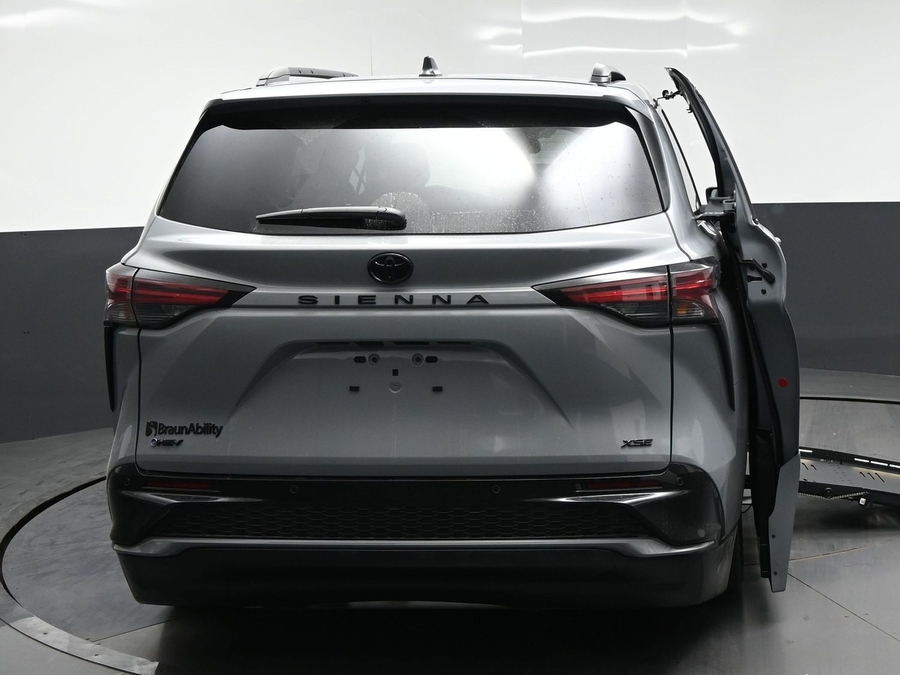 New 2026 Toyota Sienna Hybrid XSE Sport - BraunAbility Side Entry Fold Out Automatic Ramp