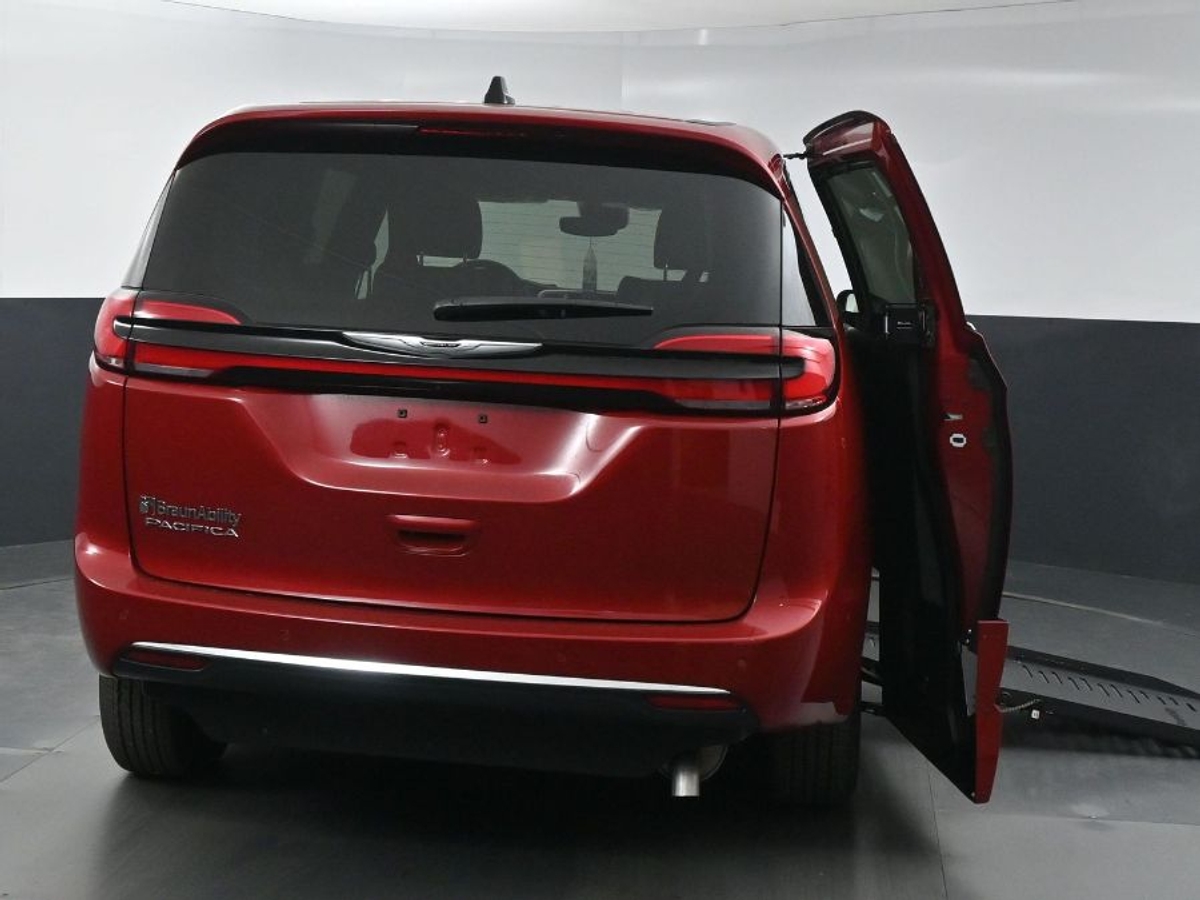 2025 CHRYSLER PACIFICA - Image 6