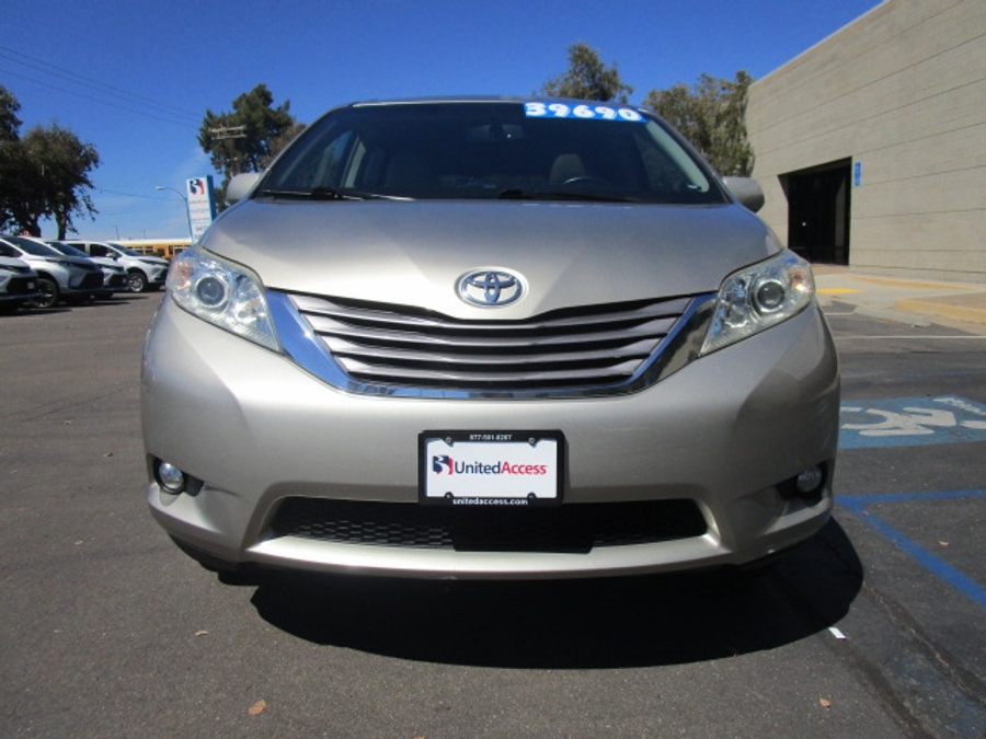 Used 2015 Toyota Sienna XLE - VMI Side Entry Entry In Floor Automatic Ramp