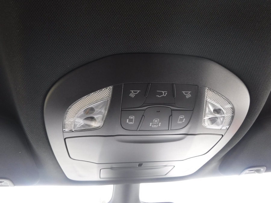 White Chrysler Pacifica image number 9
