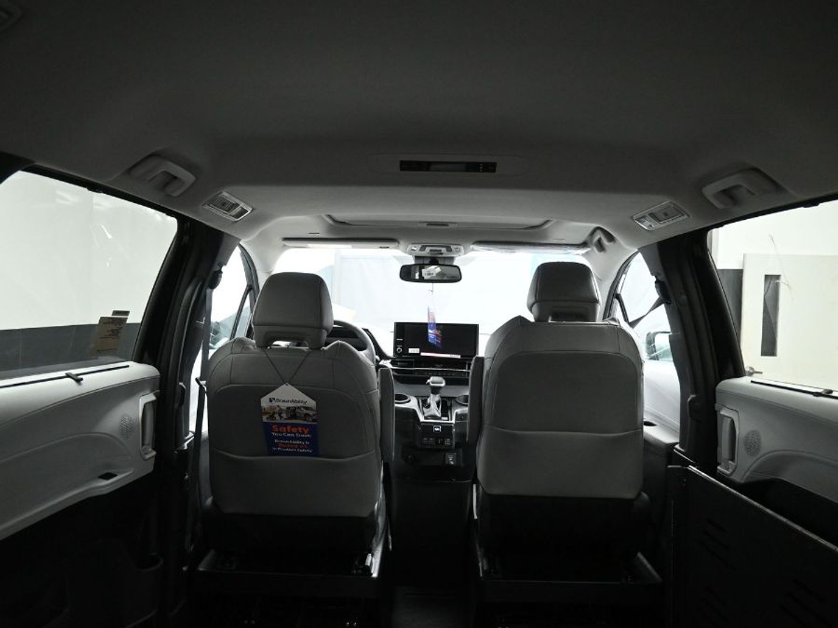 2025 TOYOTA SIENNA - Image 21