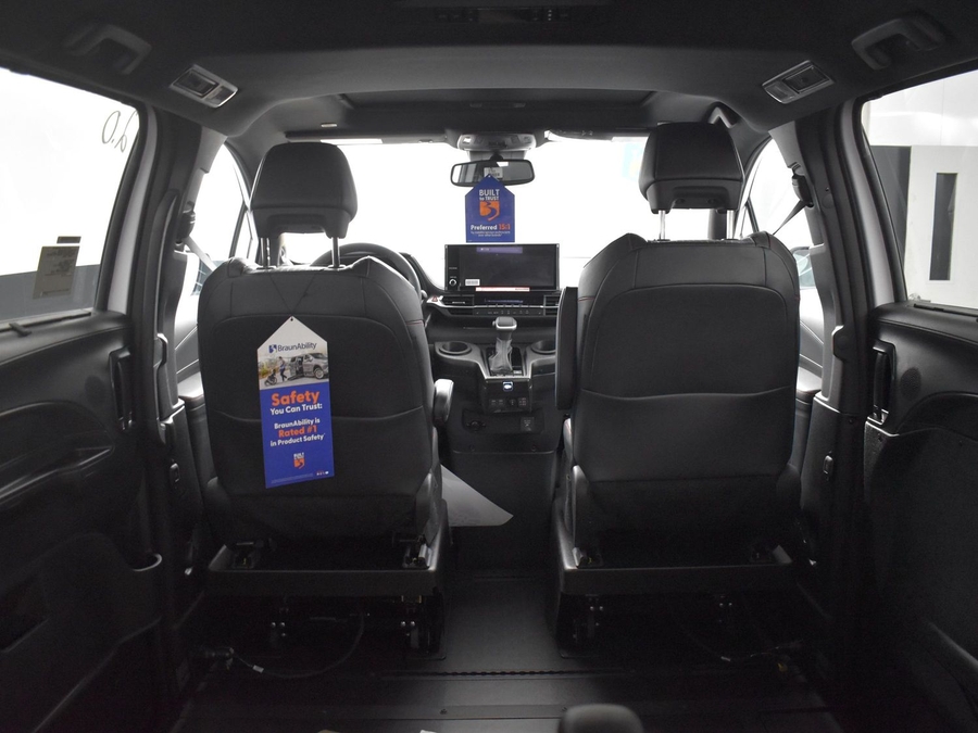 New 2025 Toyota Sienna Hybrid XSE - BraunAbility Side Entry Entry In Floor Automatic Ramp