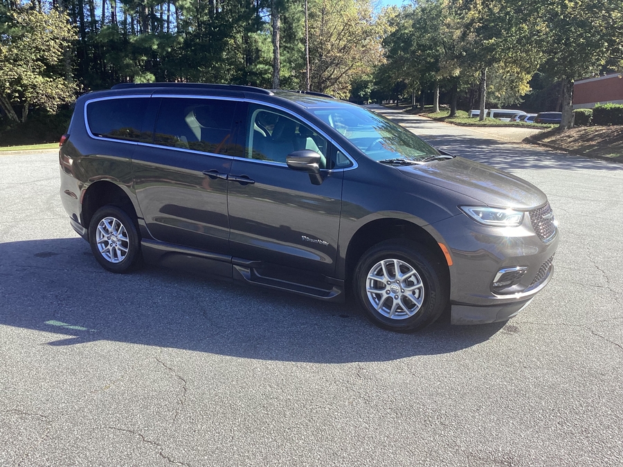 Grey Chrysler Pacifica image number 7