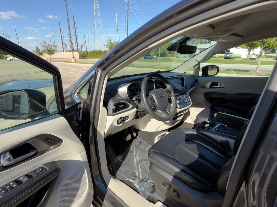 Used 2023 Chrysler Pacifica Touring L -   Entry  Ramp