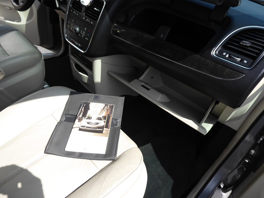 Used 2016 Chrysler Town and Country Limited Platinum - VMI Side Entry In Floor Automatic Ramp