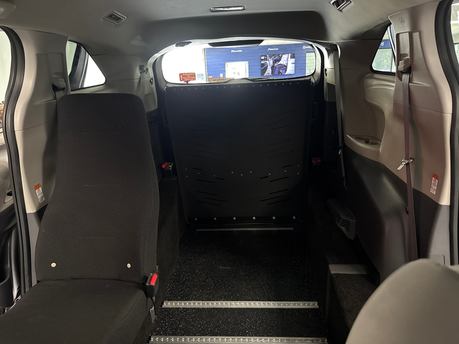 Used 2023 Toyota Sienna Hybrid LE - Vantage Mobility Rear Entry Entry Fold Out Manual Ramp