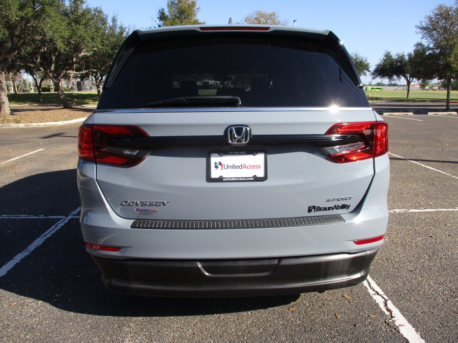 Used 2023 Honda Odyssey Sport - BraunAbility Side Entry Entry In Floor Automatic Ramp