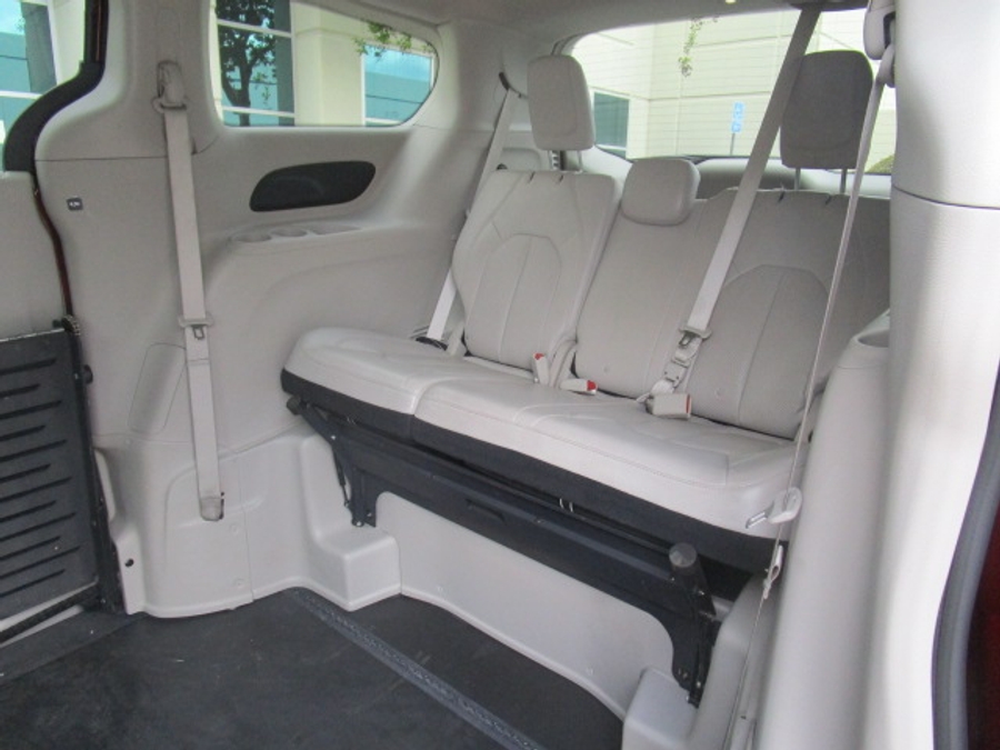 Used 2021 Chrysler Voyager LXi - BraunAbility Side Entry Entry Fold Out Automatic Ramp