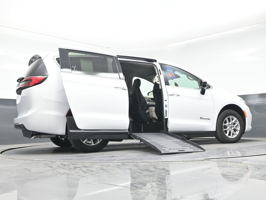 Used 2024 Chrysler Pacifica Touring L - BraunAbility Side Entry Entry Fold Out Manual Ramp