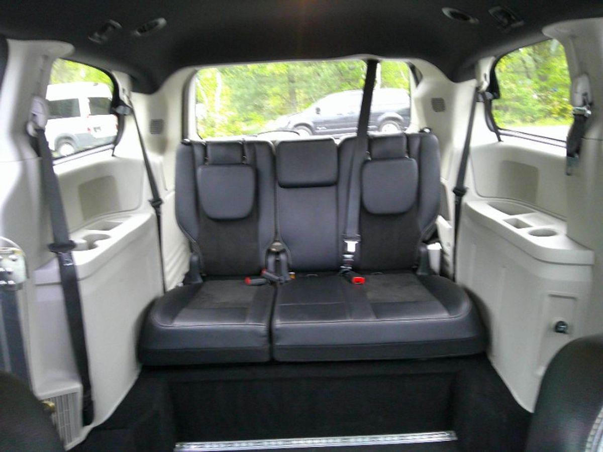 Número de imagen del Dodge Grand Caravan blanco 12