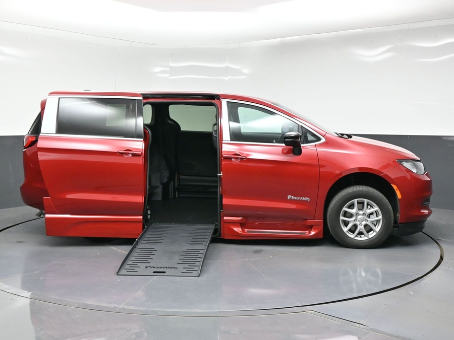 New 2026 Chrysler Voyager LX - BraunAbility Side Entry Fold Out Automatic Ramp