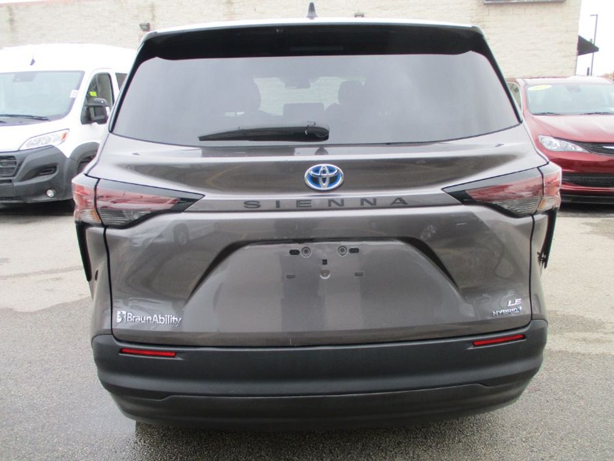 2023 TOYOTA SIENNA - Image 4