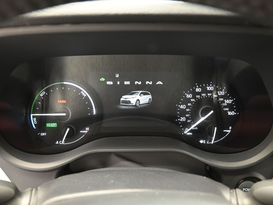 Blue Toyota Sienna image number 14