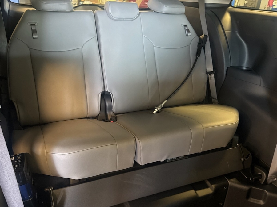 Black Toyota Sienna image number 8