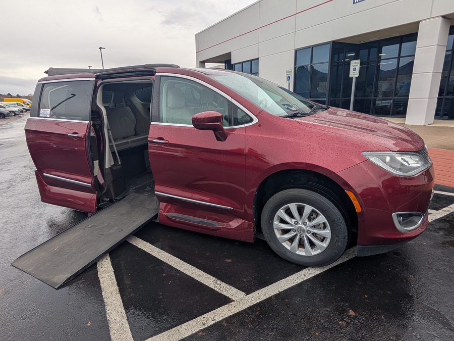Used 2017 Chrysler Pacifica Touring-L - VMI Side Entry Entry In Floor Automatic Ramp