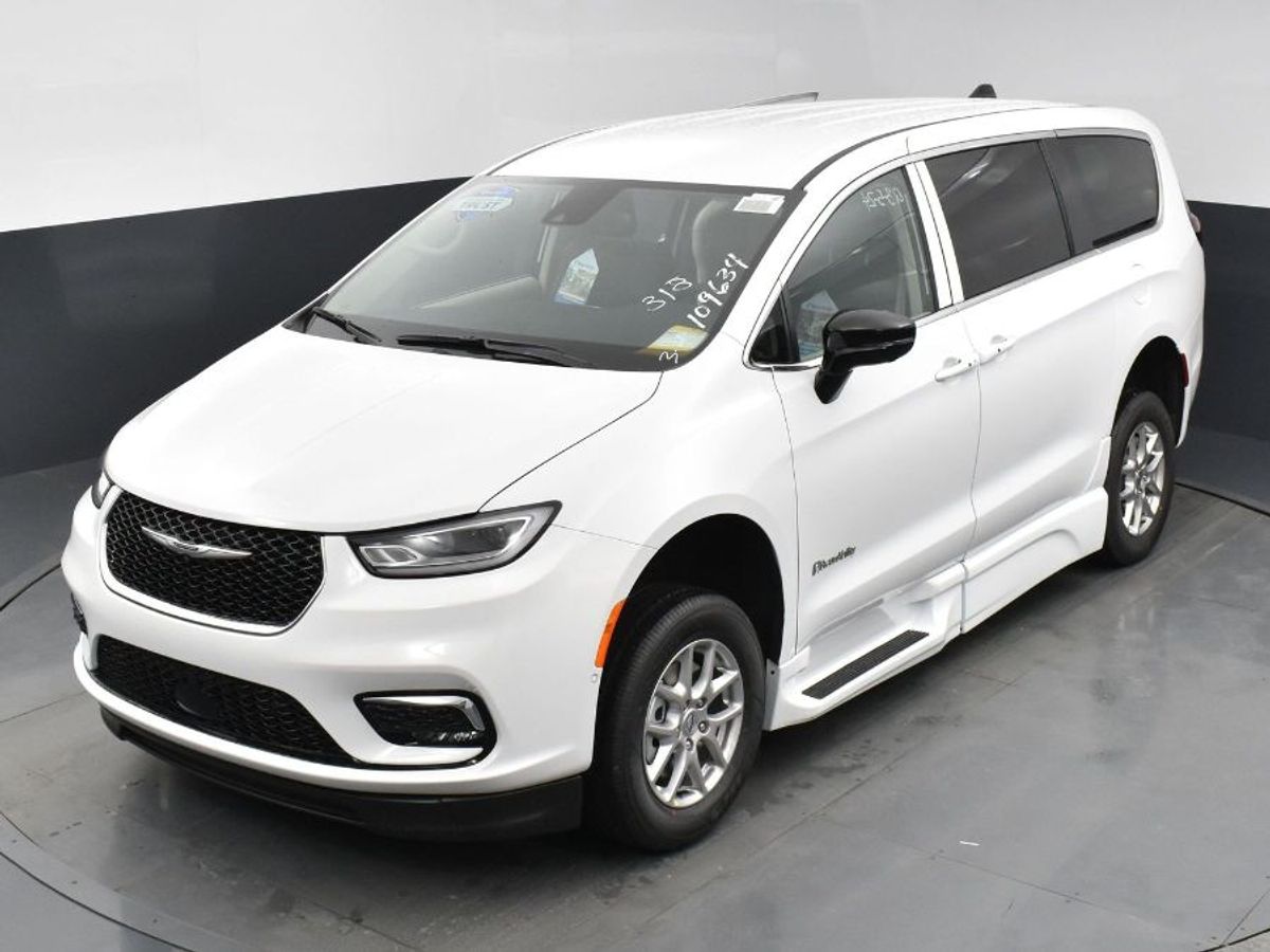 2024 CHRYSLER PACIFICA - Image 16