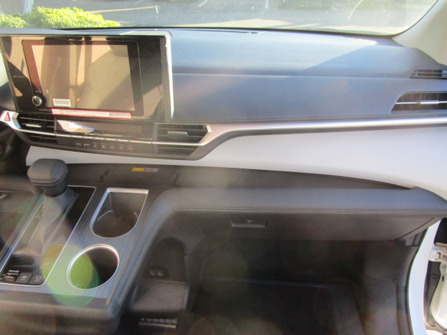 New 2025 Toyota Sienna Hybrid LE AWD w MID ROW - Vantage Mobility Commercial Side Entry Entry In Floor Manual Ramp