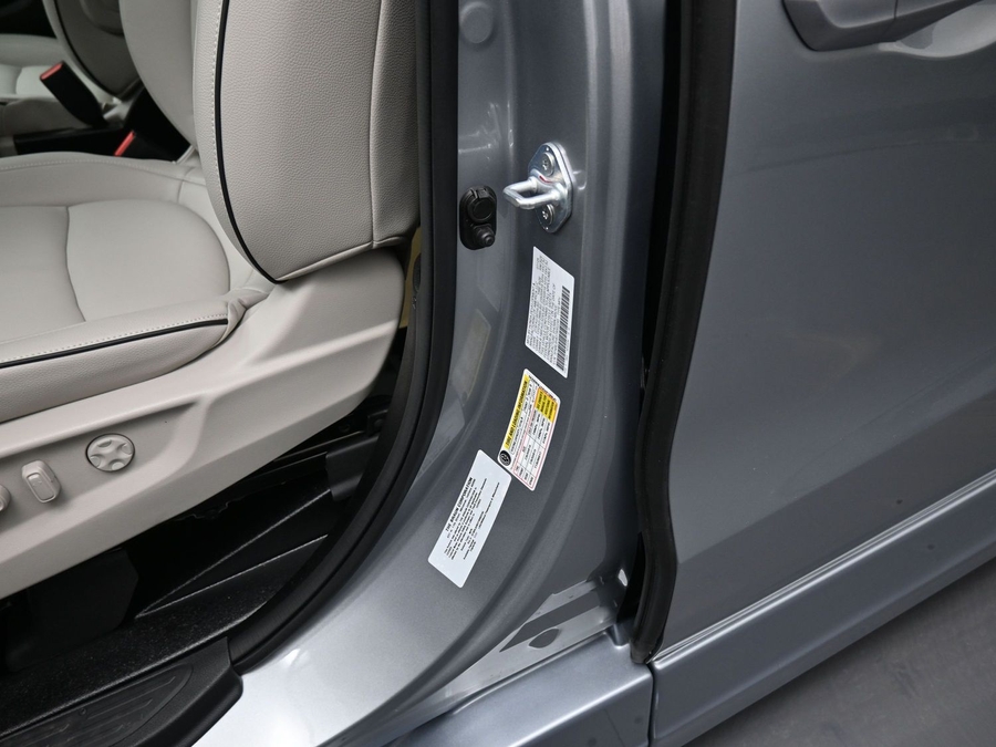 New 2026 Honda Odyssey Touring - BraunAbility Side Entry Entry In Floor Automatic Ramp