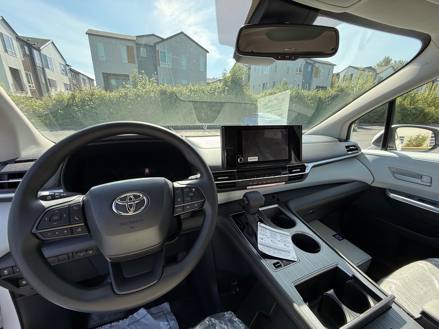 New 2026 Toyota Sienna Hybrid LE w swivel 2nd row - Vantage Mobility Commercial Rear Entry Entry Fold Out Manual Ramp