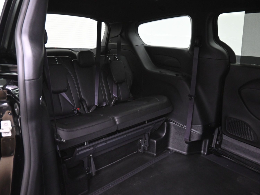 Black Chrysler Pacifica image number 6