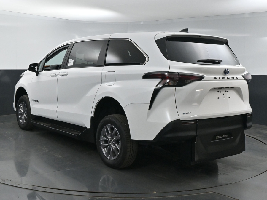 New 2025 Toyota Sienna Hybrid LE - BraunAbility Commercial Rear Entry Entry Fold Out Manual Ramp