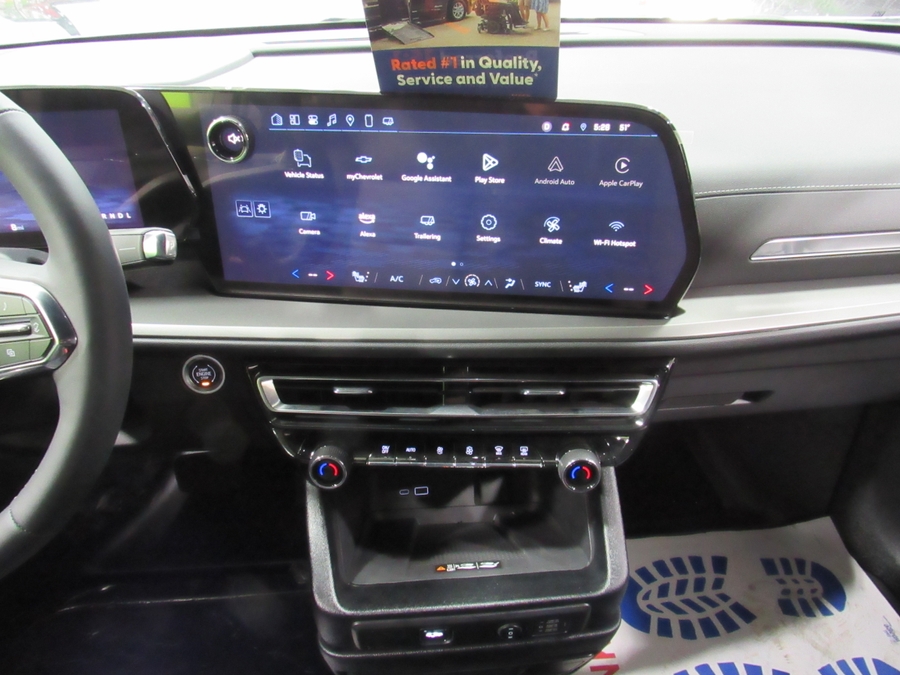 White Chevrolet Traverse image number 16