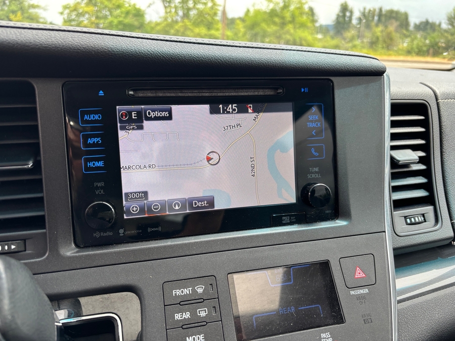 Used 2016 Toyota Sienna SE - BraunAbility Side Entry In Floor Automatic Ramp